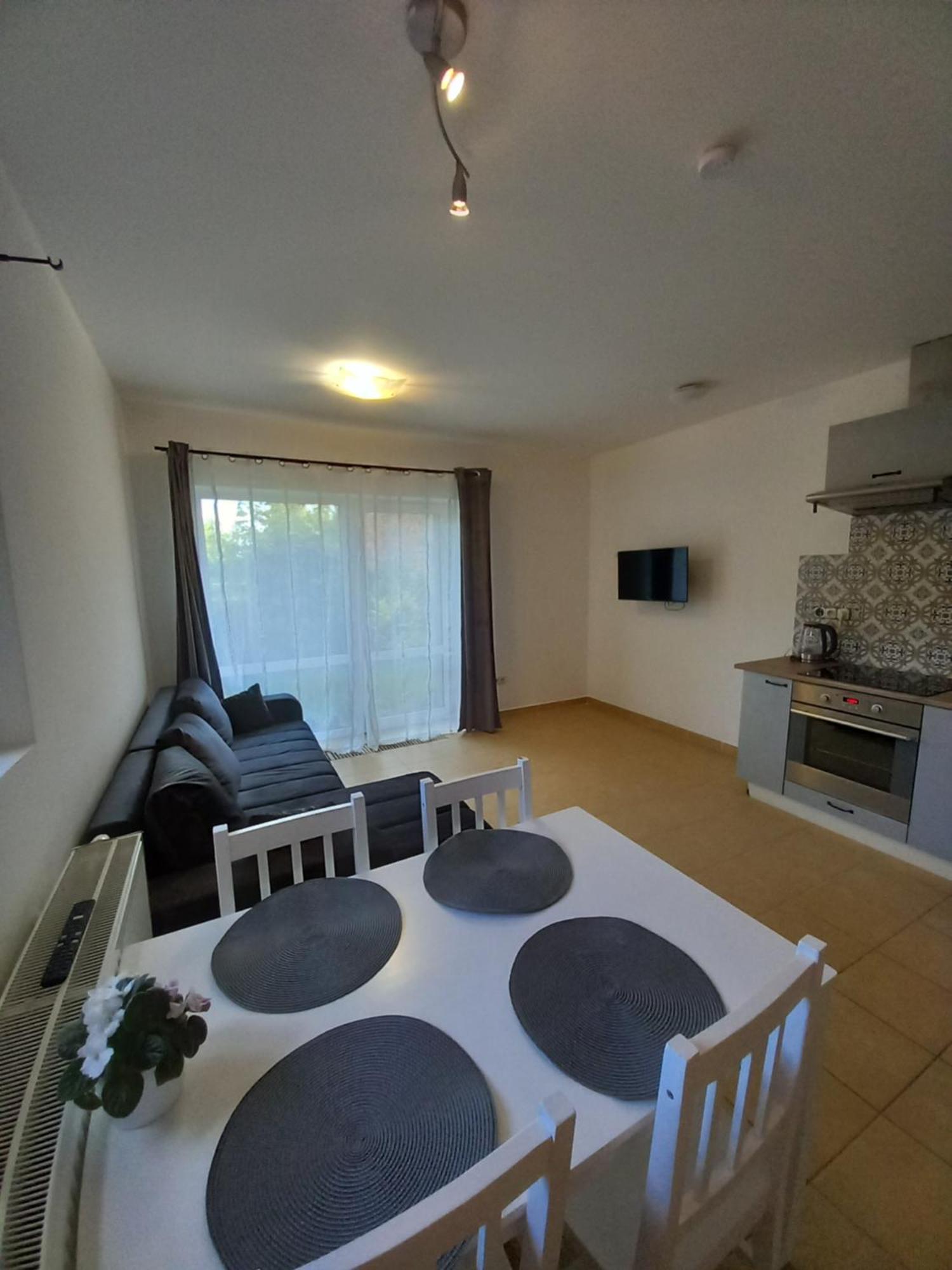Appartement Spi V Kuklenach 1 à Hradec Králové Extérieur photo
